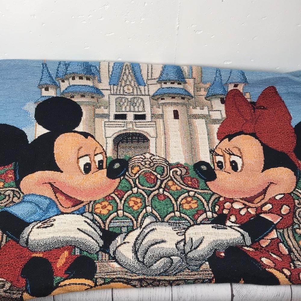 WALT DISNEY WORLD - Mickey & Minnie Tapestry Woven Throw Blanket